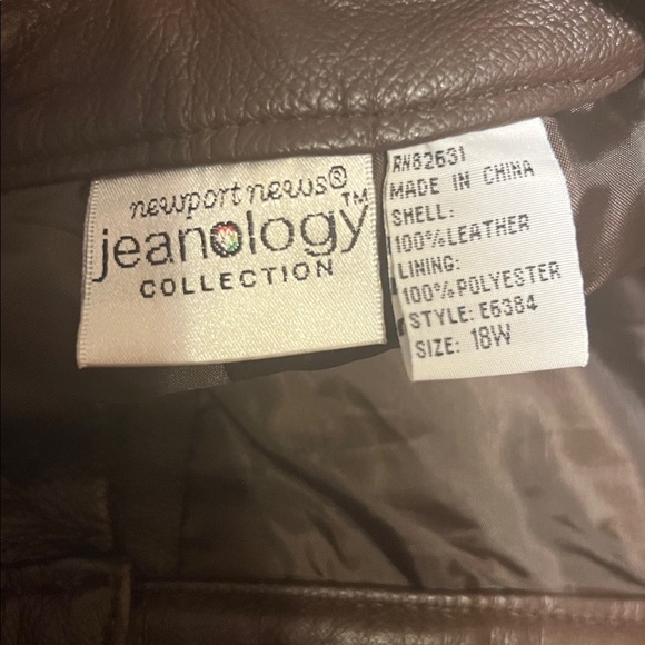 Women’s Brown Leather Pants - Picture 3 of 4